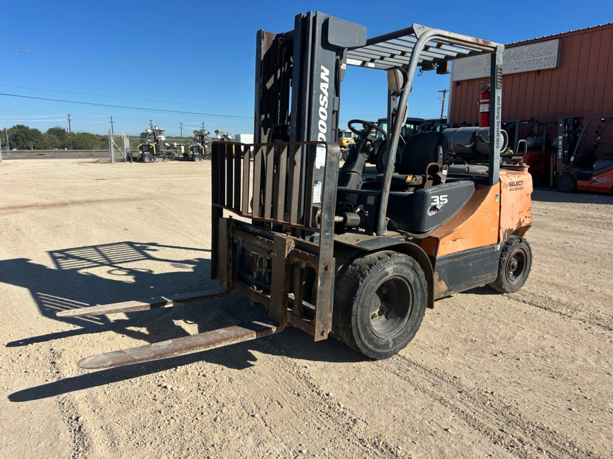 DOOSAN 8000# PNEUMATIC FORKLIFT (A58216)