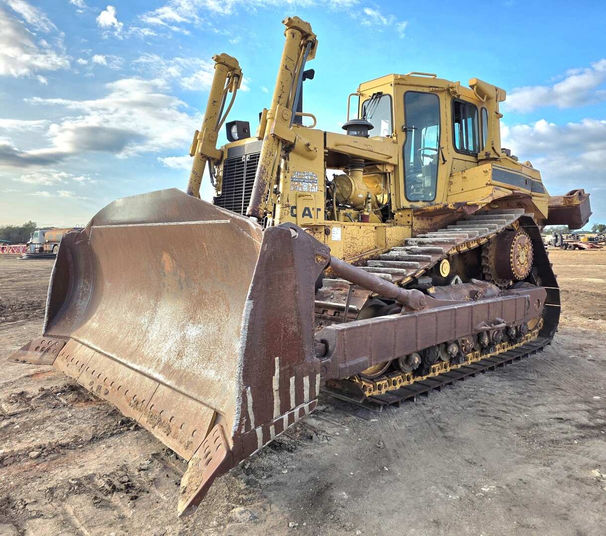 CAT D8 (A58214)