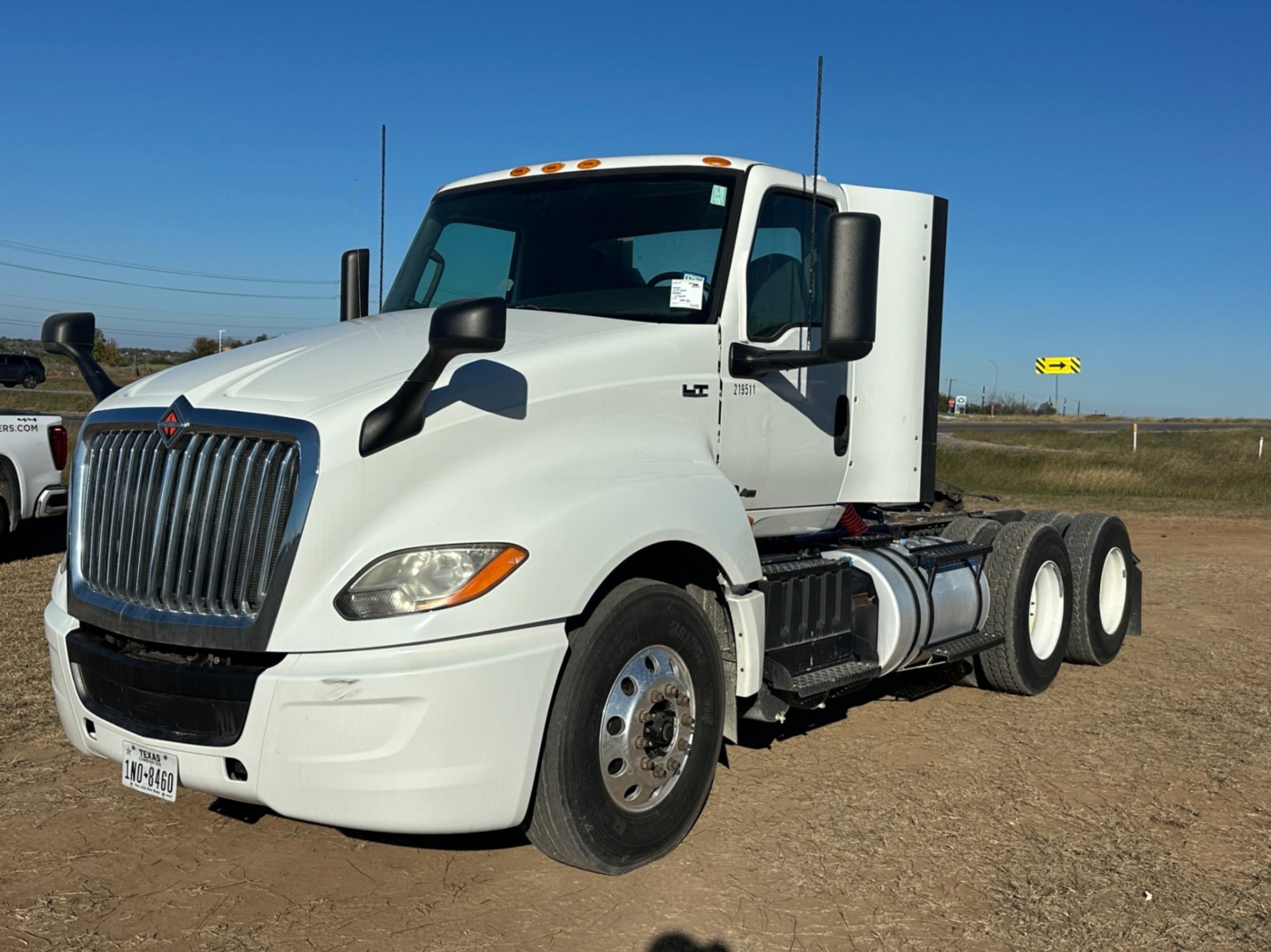 2019 INTERNATIONAL LT625 (A58214)