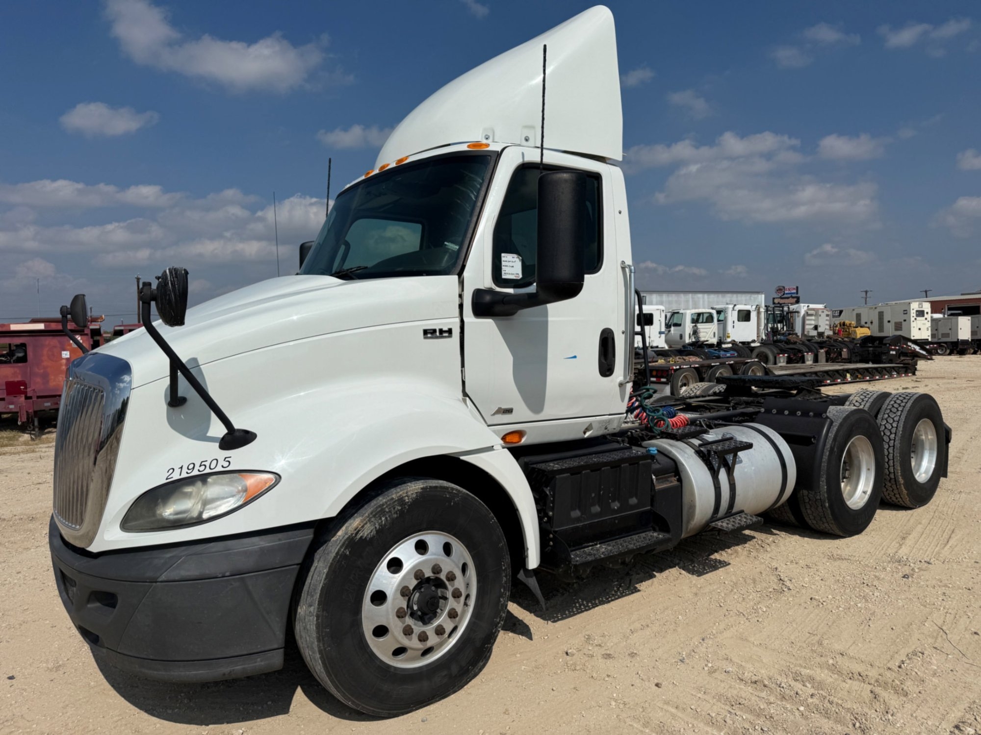 2019 INTERNATIONAL RH613 (A55745)
