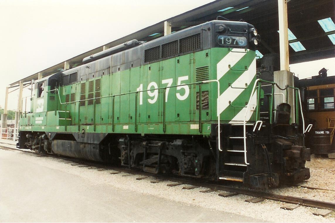 BN GP9 8-90.jpg