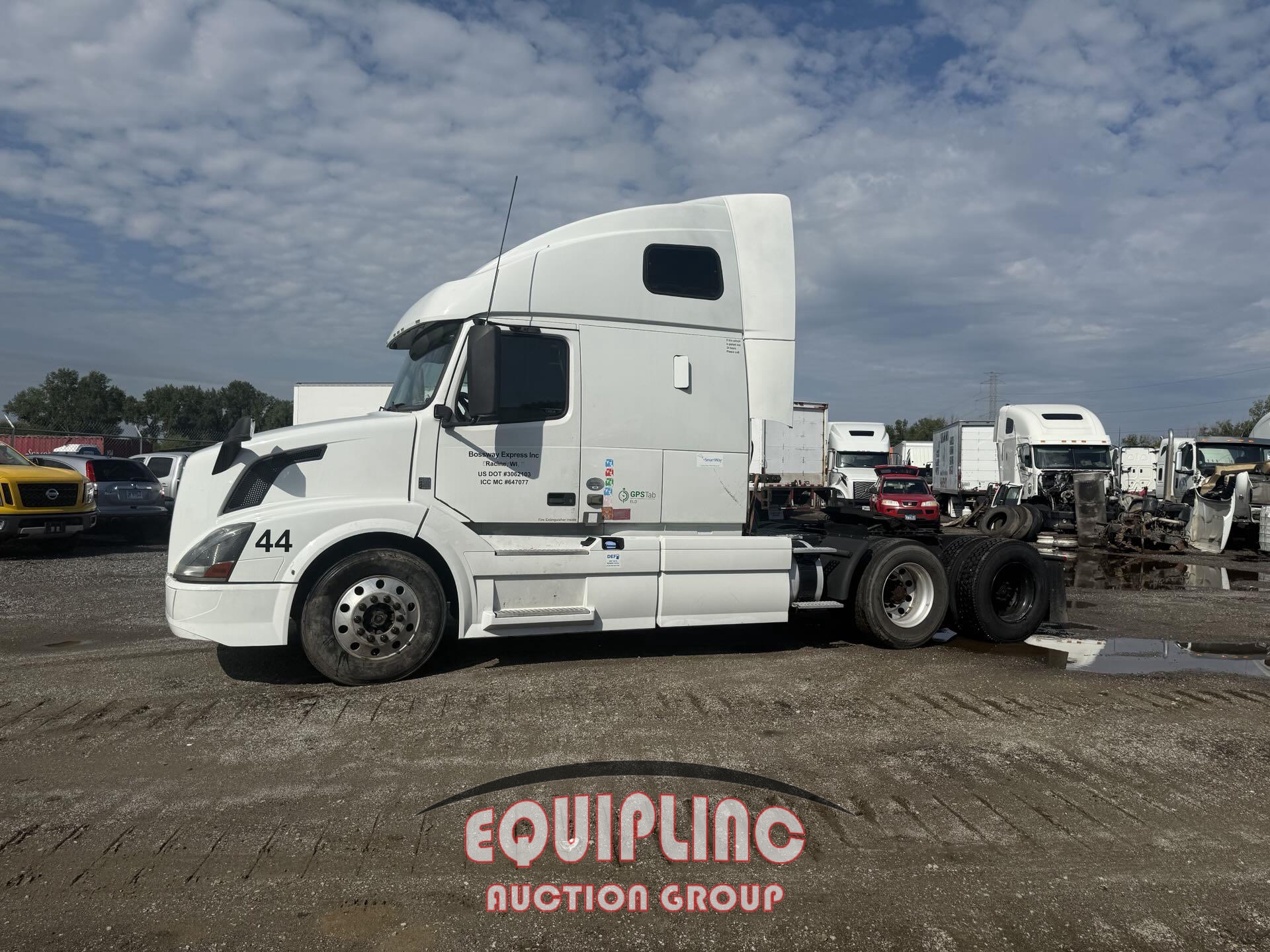 2017 VOLVO VNL TANDEM AXLE SLEEPER (A56138)