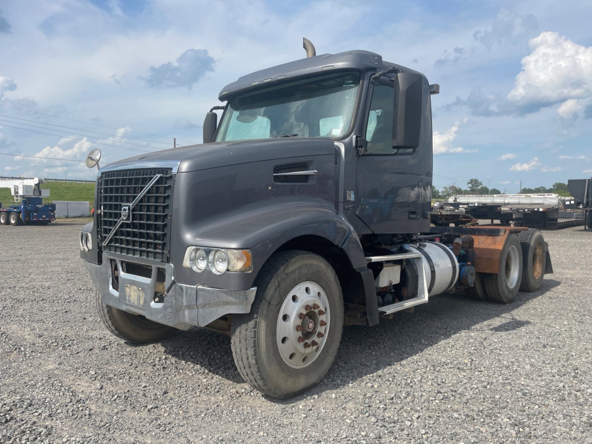 2014 VOLVO VHD DAY CAB (INOPERABLE) (A50854)