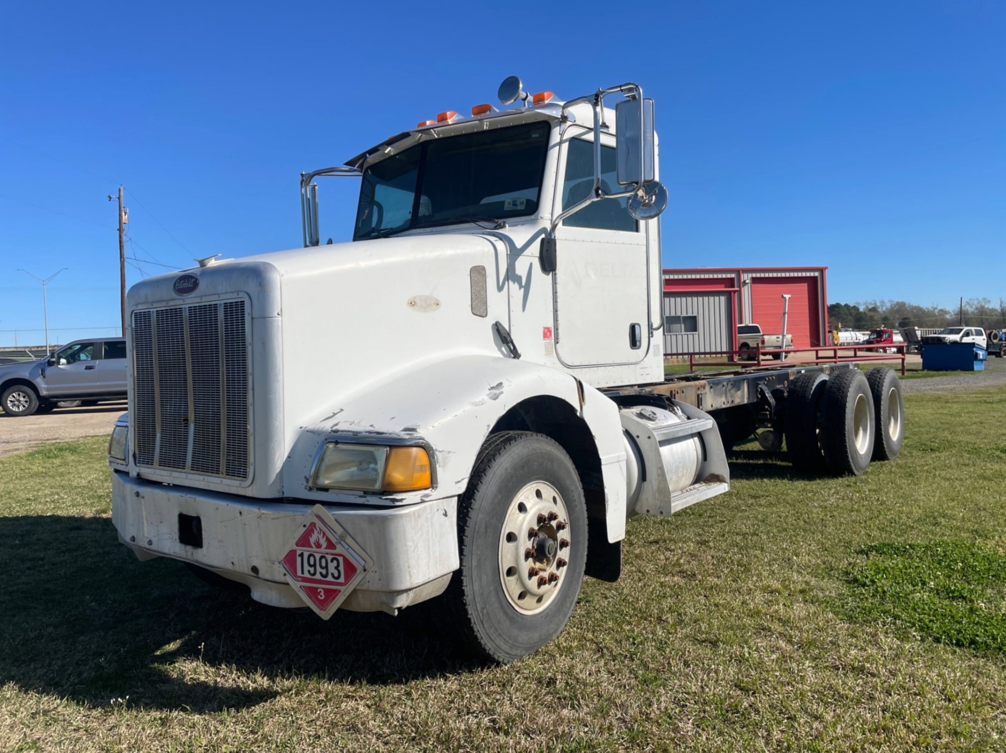 2007 PETERBILT  385 CAB AND CHASSIS (A50854)