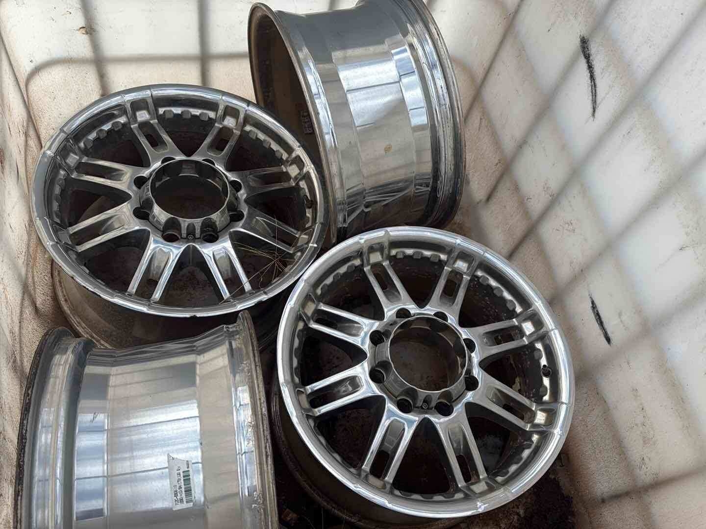 TOTE OF RIMS (A58214)