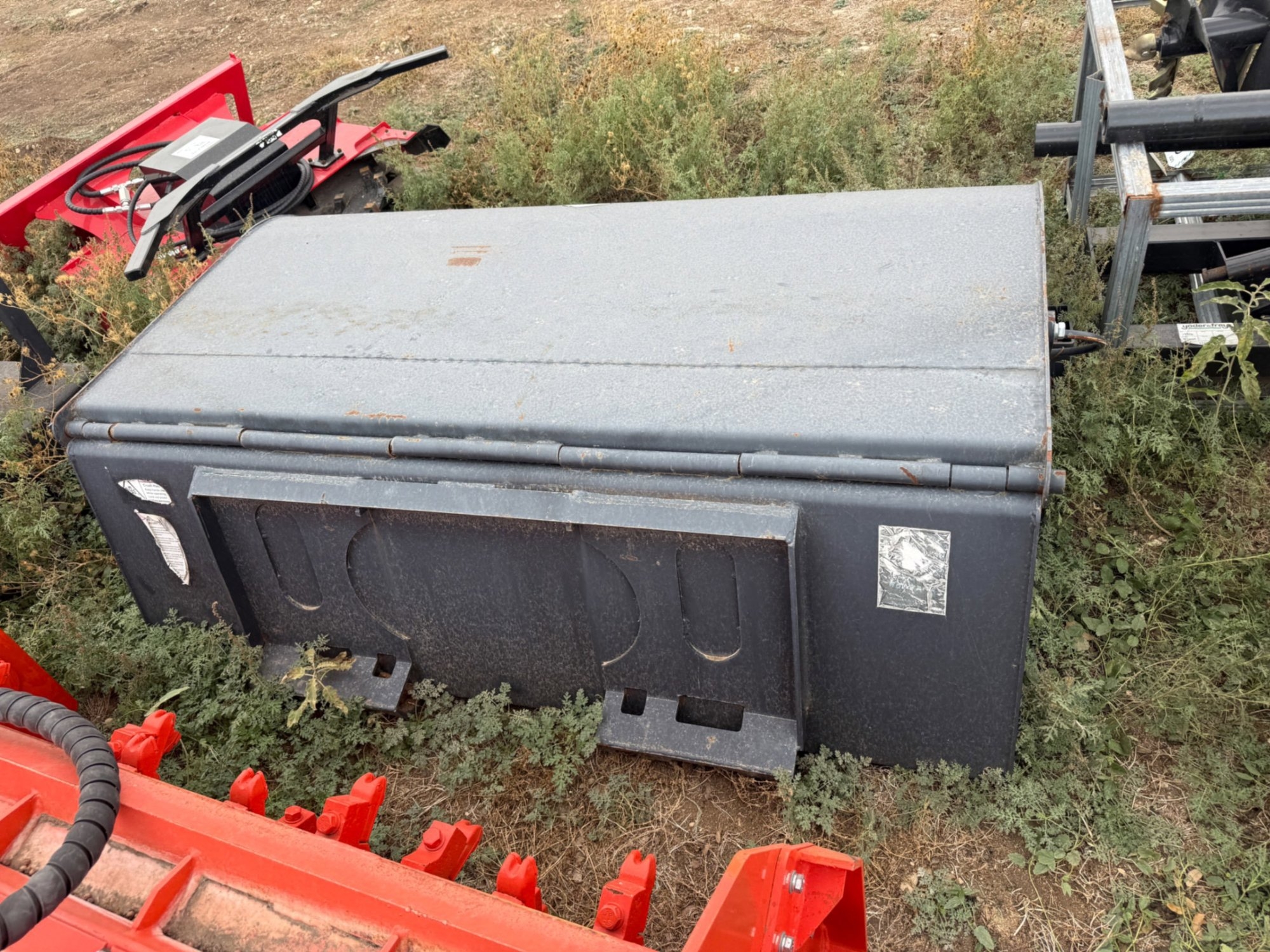 SKID STEER ATTACHMENT BRUSH WITH BOX (A58216)