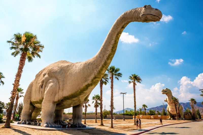 cabazon-dinosaurs-california-crazy-3-800x534.jpg