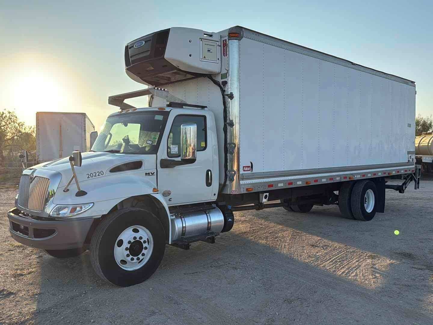 2021 INTERNATIONAL MV607 REEFER BOX TRUCK (A55745)