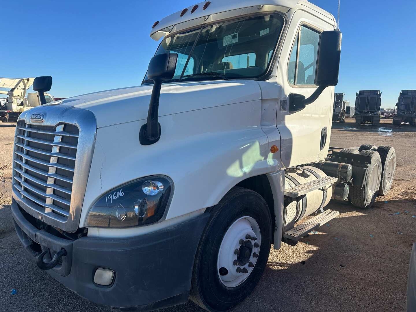 2013 FREIGHTLINER  CASCADIA (INOPERABLE) (A55745)