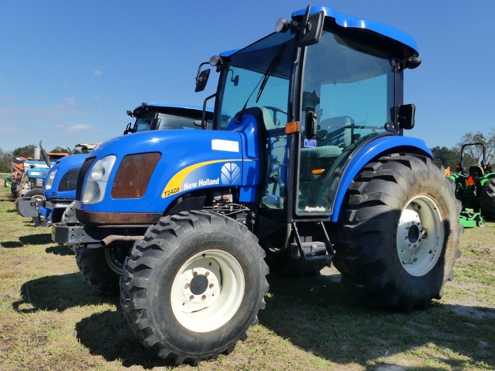 New Holland T2420 (A53317)