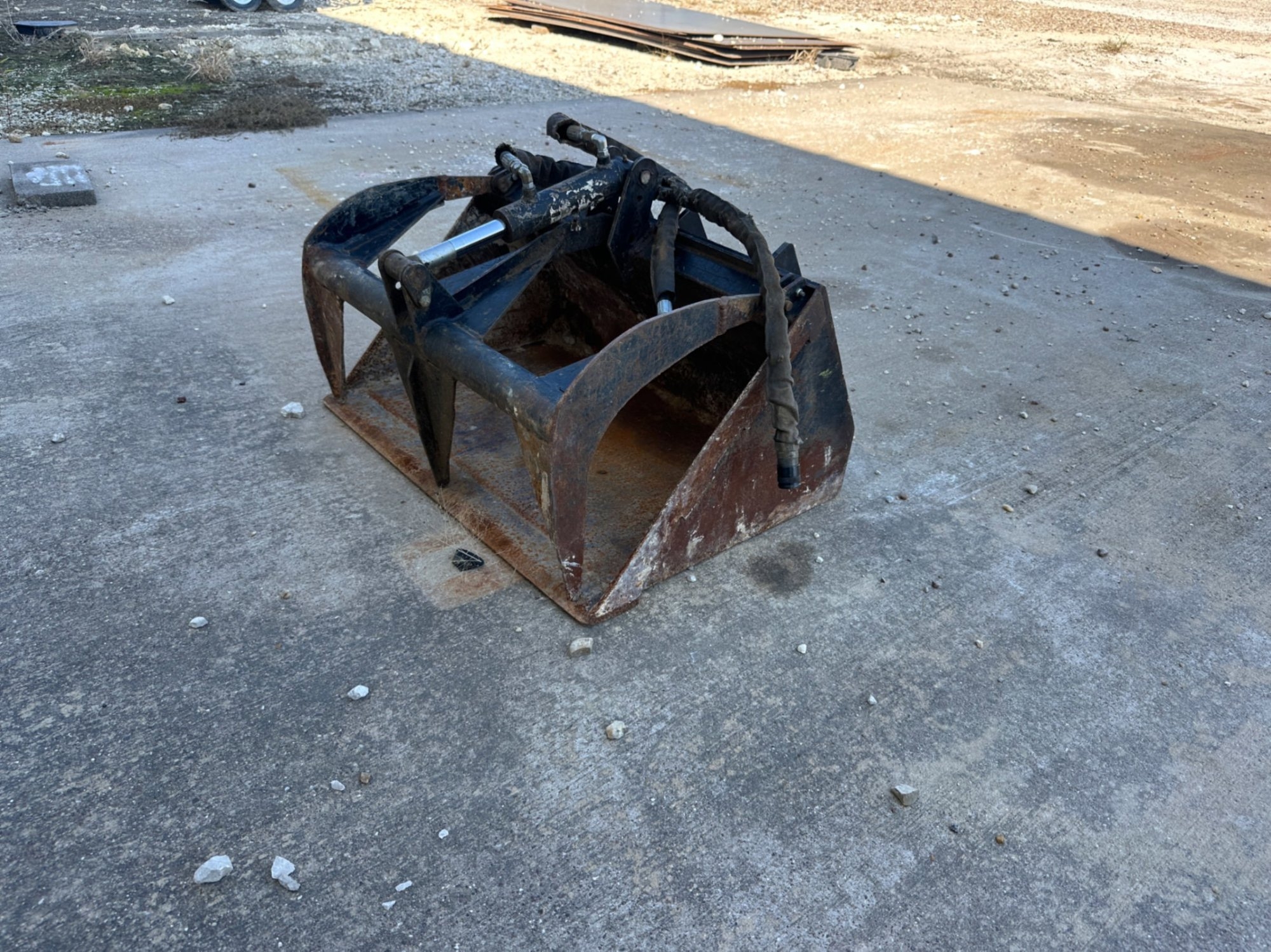 2022 31 MINI SKID GRAPPLE BUCKET (A55745)