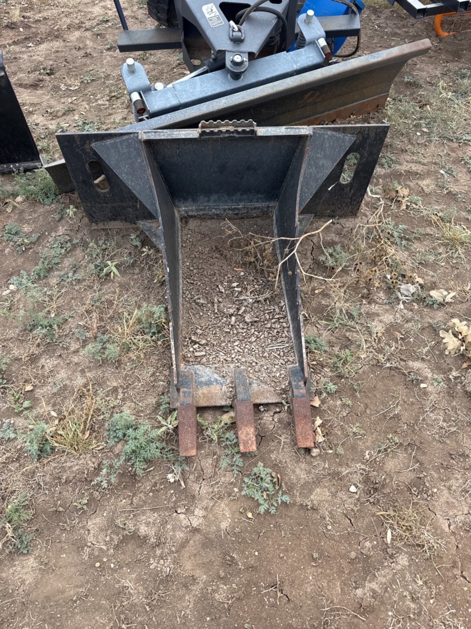 SKID STEER ATTACHMENT GRUBBING BUCKET (A58214)