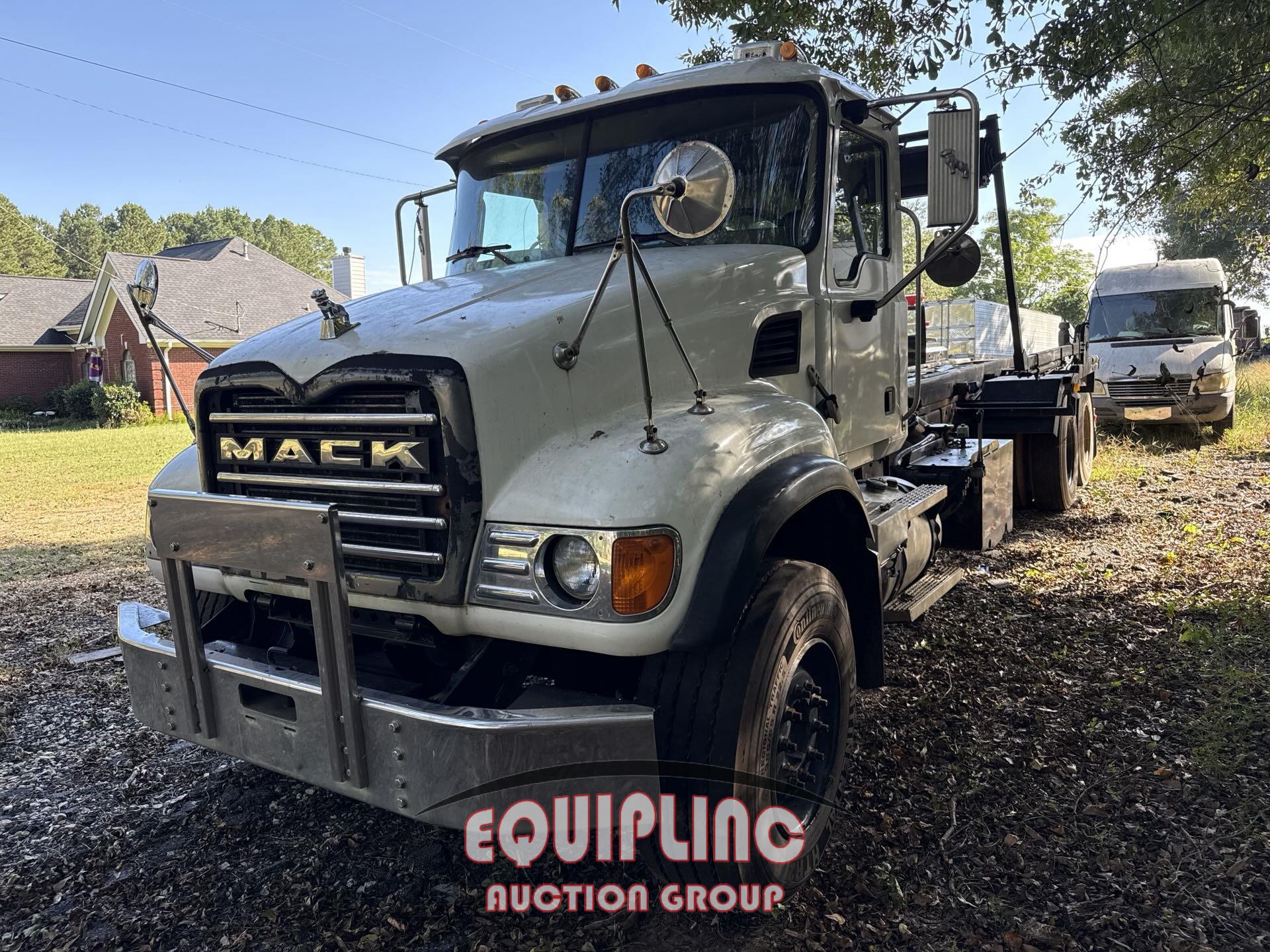 2007 MACK CV713 ROLL OFF TRUCK (A58017)