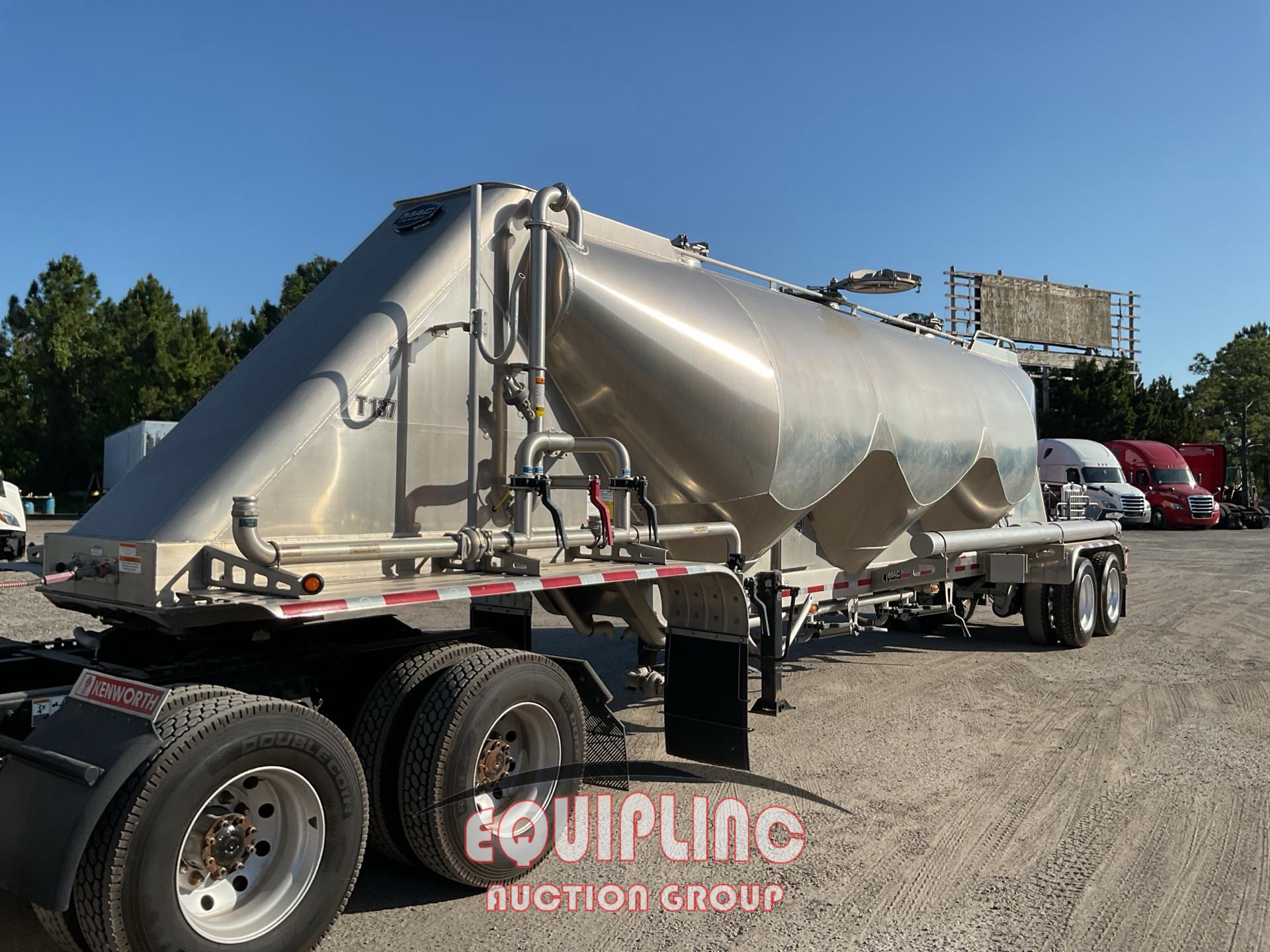 2023 MAC 42FT PNEUMATIC TRAILER (A45678)