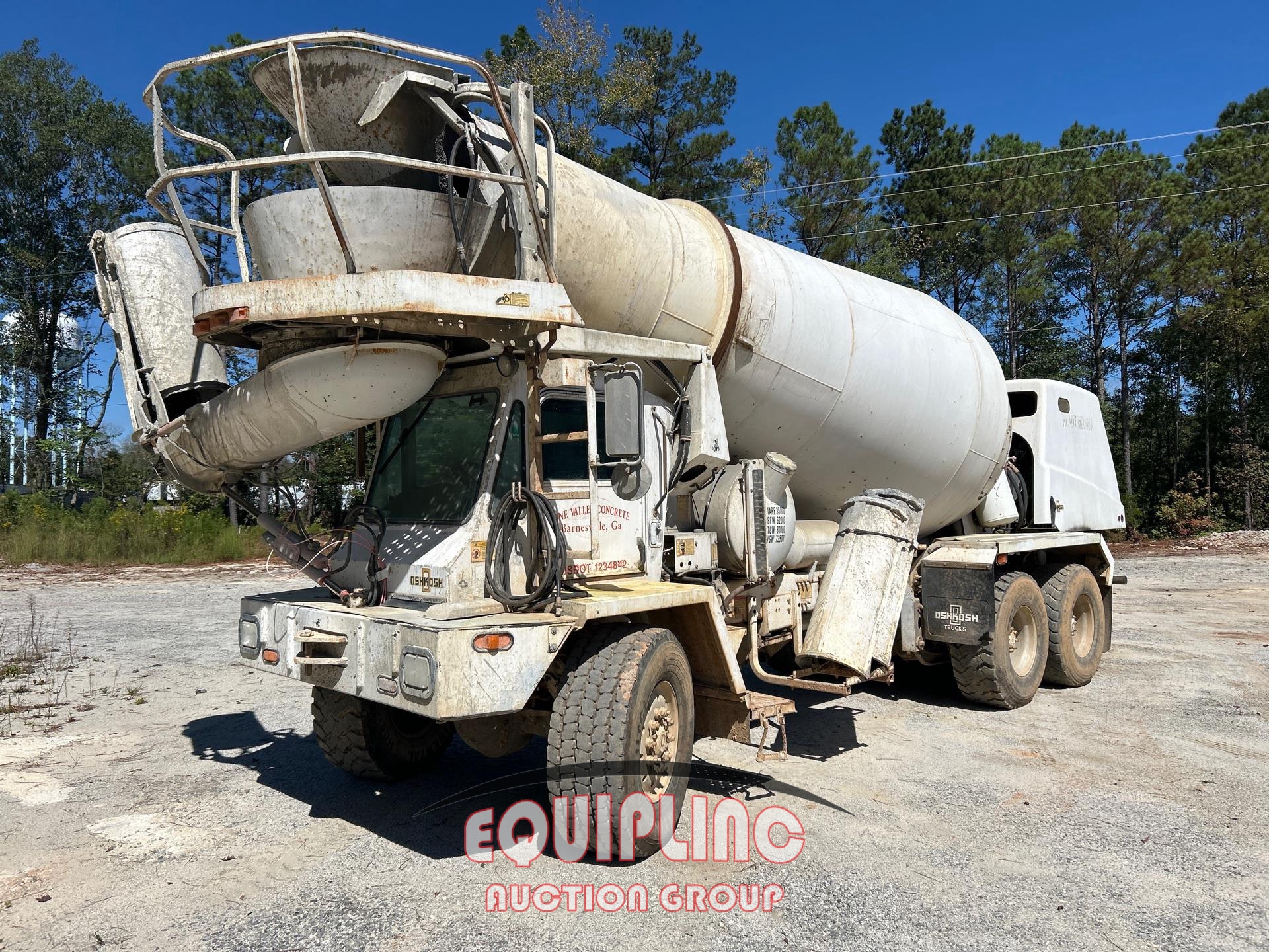 2008 OSHKOSH FRONT DISCHARGE AWD CONCRETE TRUCK (A56129)