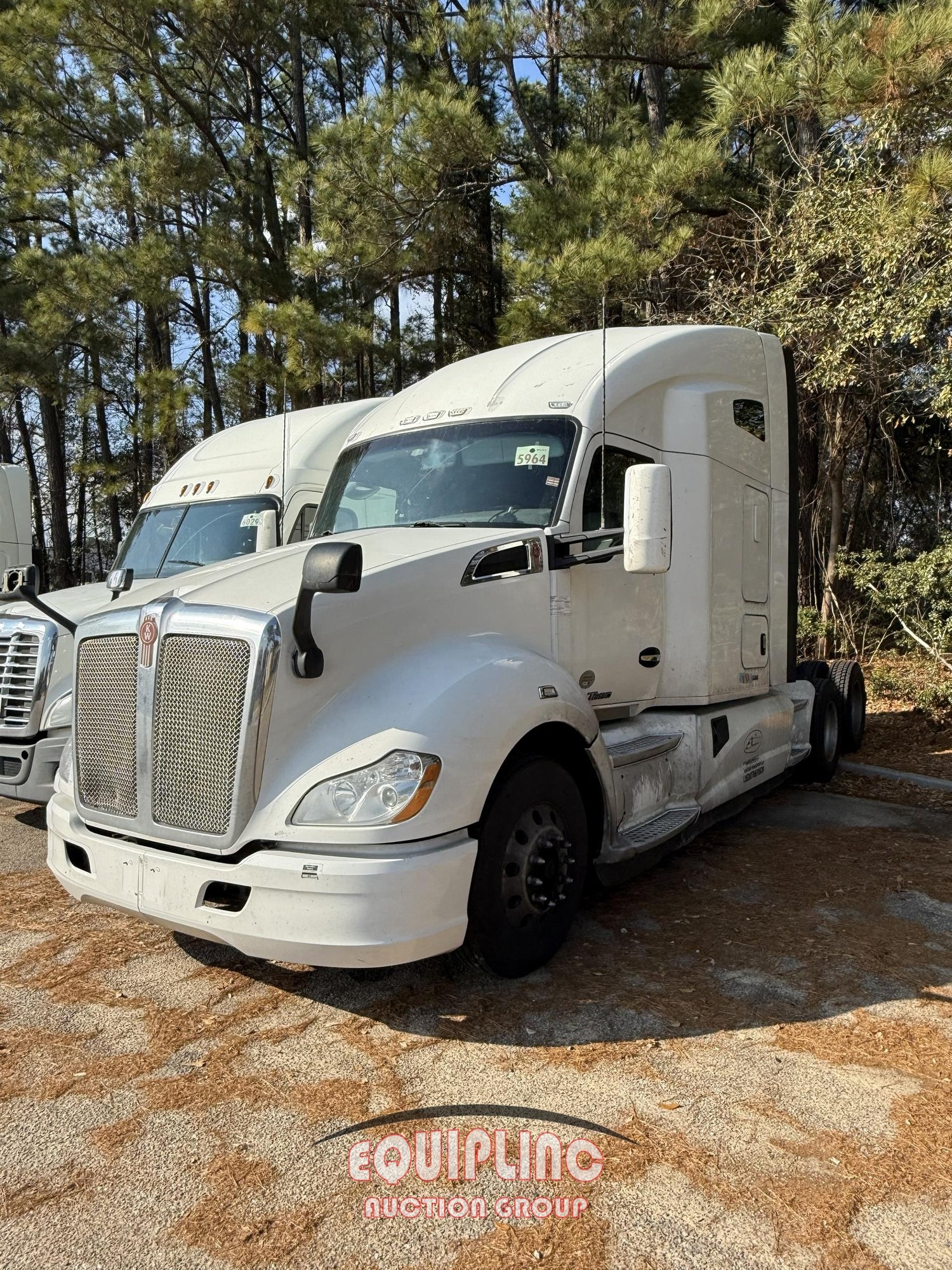 2017 KENWORTH T680 TANDEM AXLE SLEEPER TRUCK (A59906)