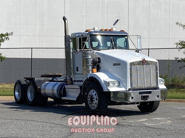 2020 KENWORTH T800 TANDEM AXLE DAY CAB (A45678)