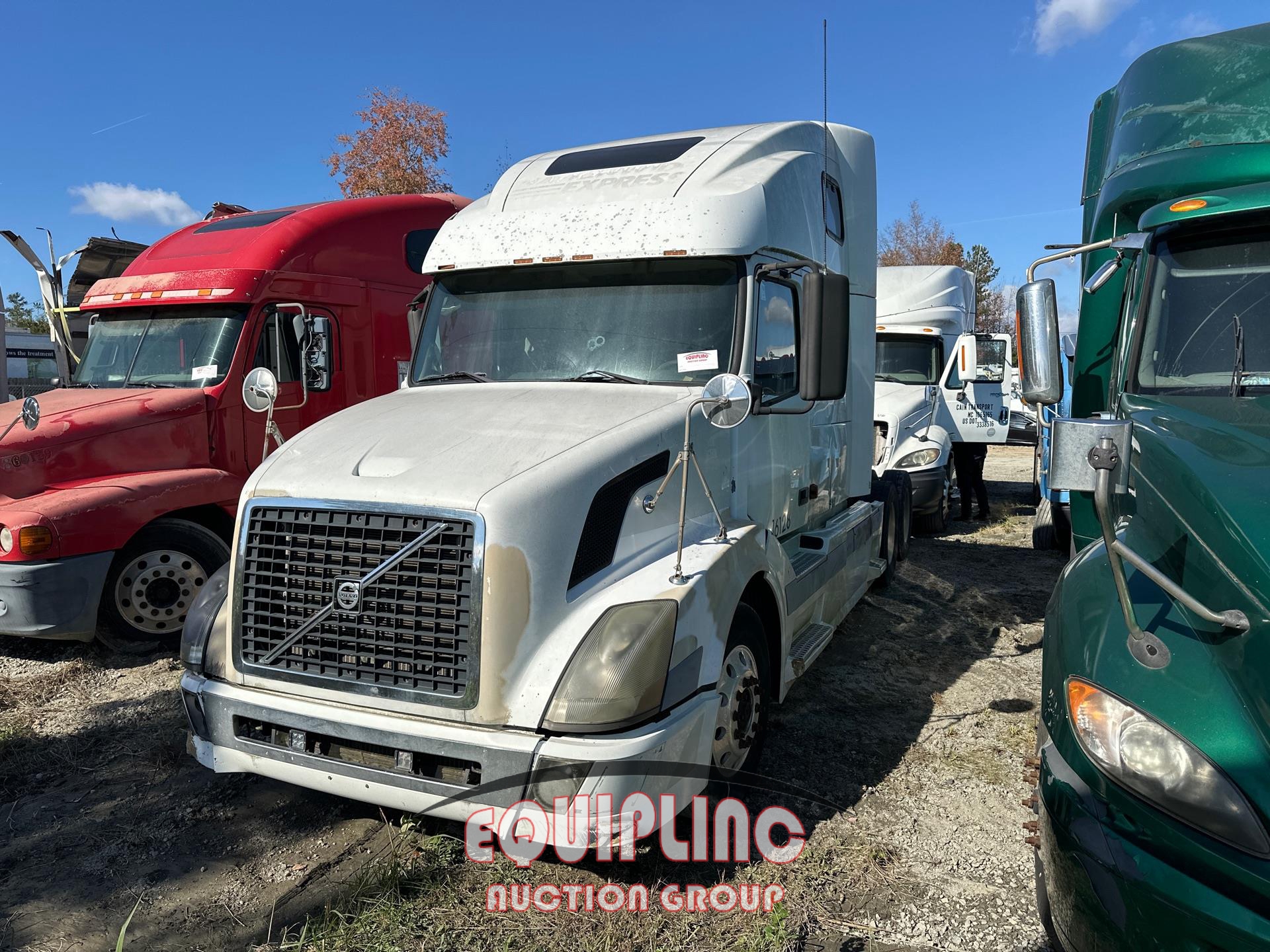 2006 VOLVO VNL64T TANDEM AXLE SLEEPER TRUCK (A45679)