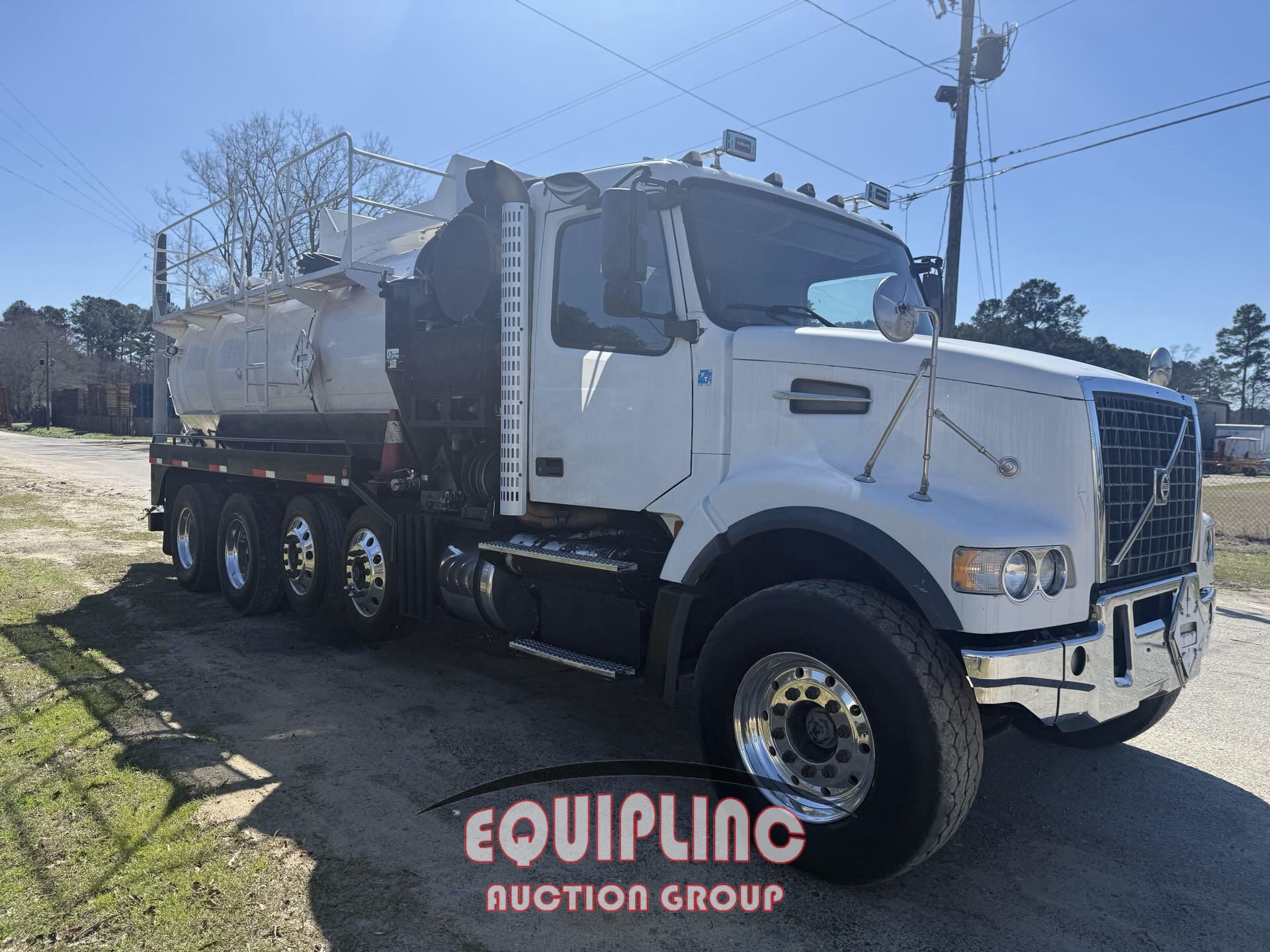 2007 VOLVO VHD QUAD/A VACUUM TRUCK (A67148)