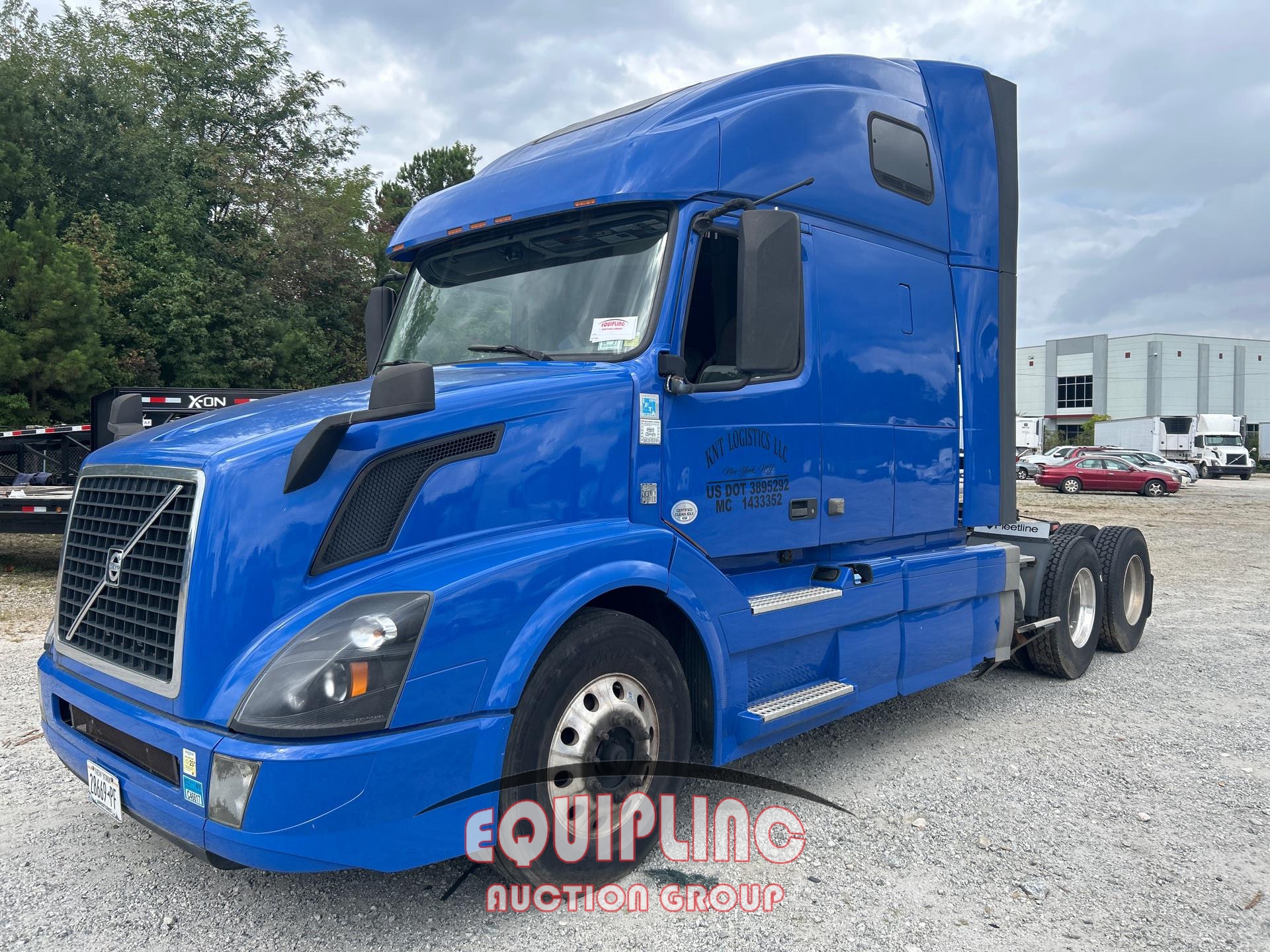 2016 VOLVO VNL64T TANDEM AXLE SLEEPER TRUCK (A56138)
