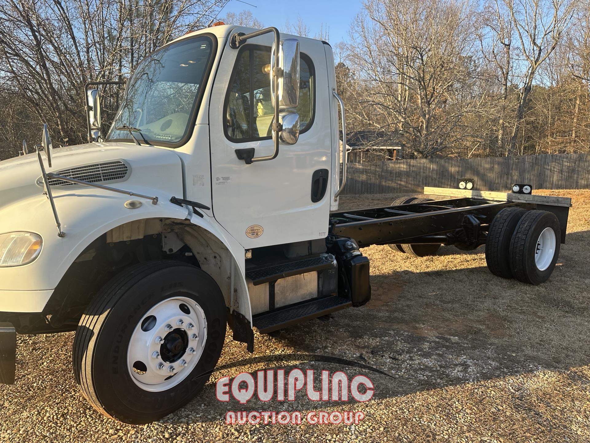 2018 FREIGHTLINER M2 106 S/A 4X2 CAB & CHASSIS (A59909)