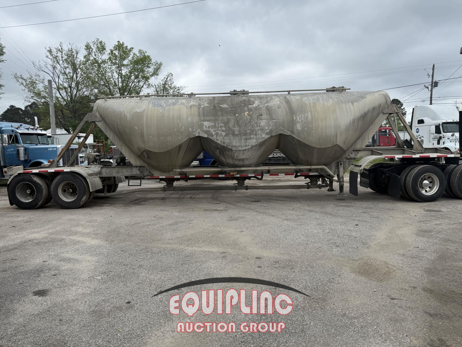 2001 HEIL PNEUMATIC CEMENT TRAILER (A50046)