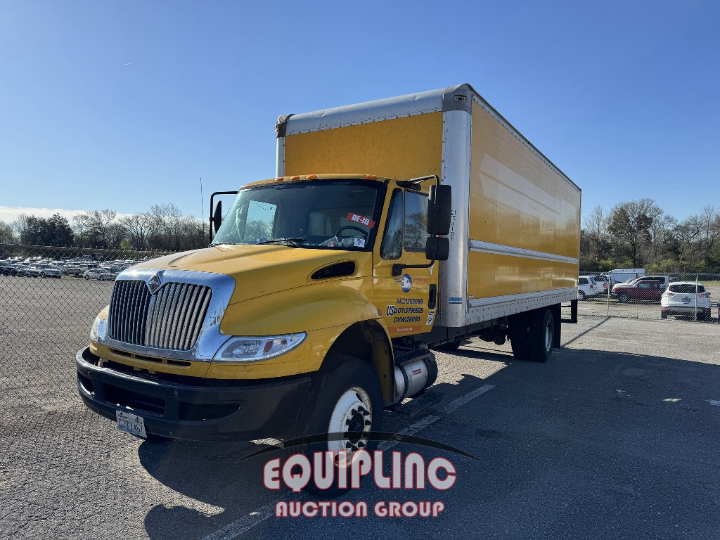 2015 INTERNATIONAL 4300 26 FT NON CDL BOX TRUCK (A45679)