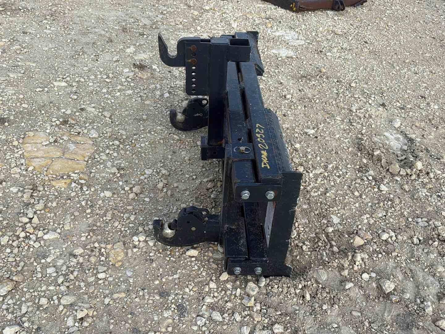 SKID STEER ATTACHMENT (A58214)
