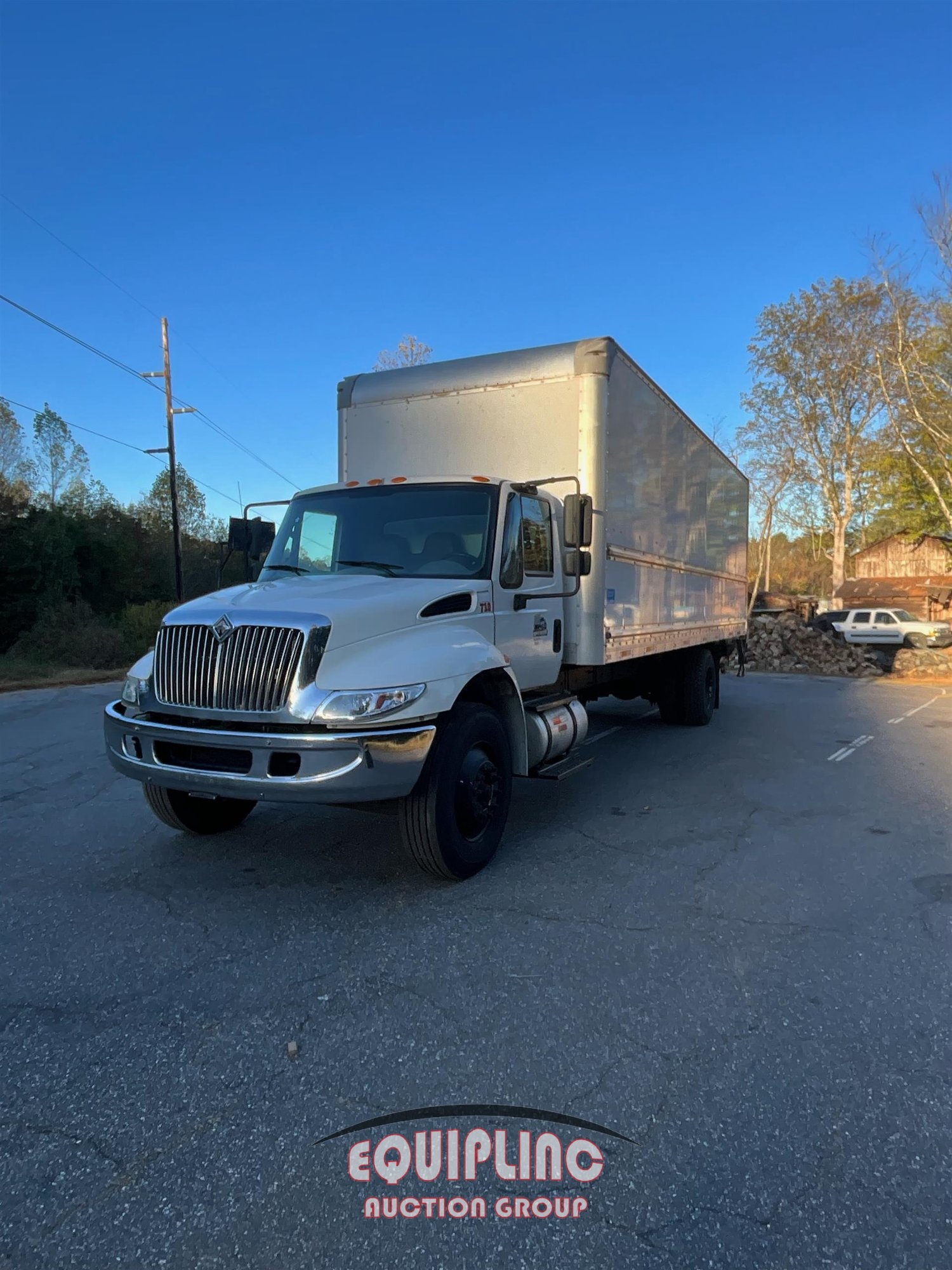 2019 INTERNATIONAL 4300 26FT NON CDL BOX TRUCK (A58017)