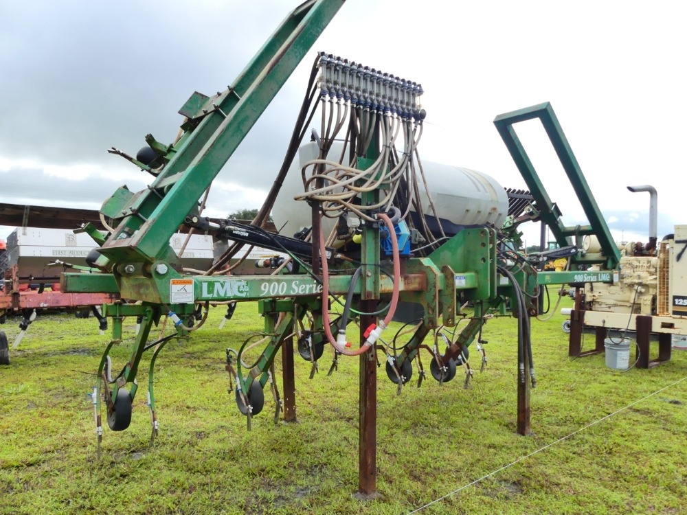 KMC 300 Gallon 8 Row Double Knife Rig (A53314)