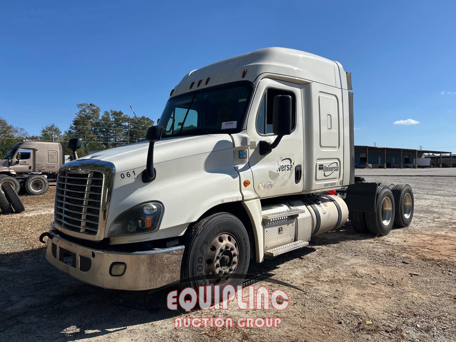 2016 FREIGHTLINER CASCADIA 125 6X4 T/A MID ROOF SLEEPER TRUCK TRACTOR (A59914)