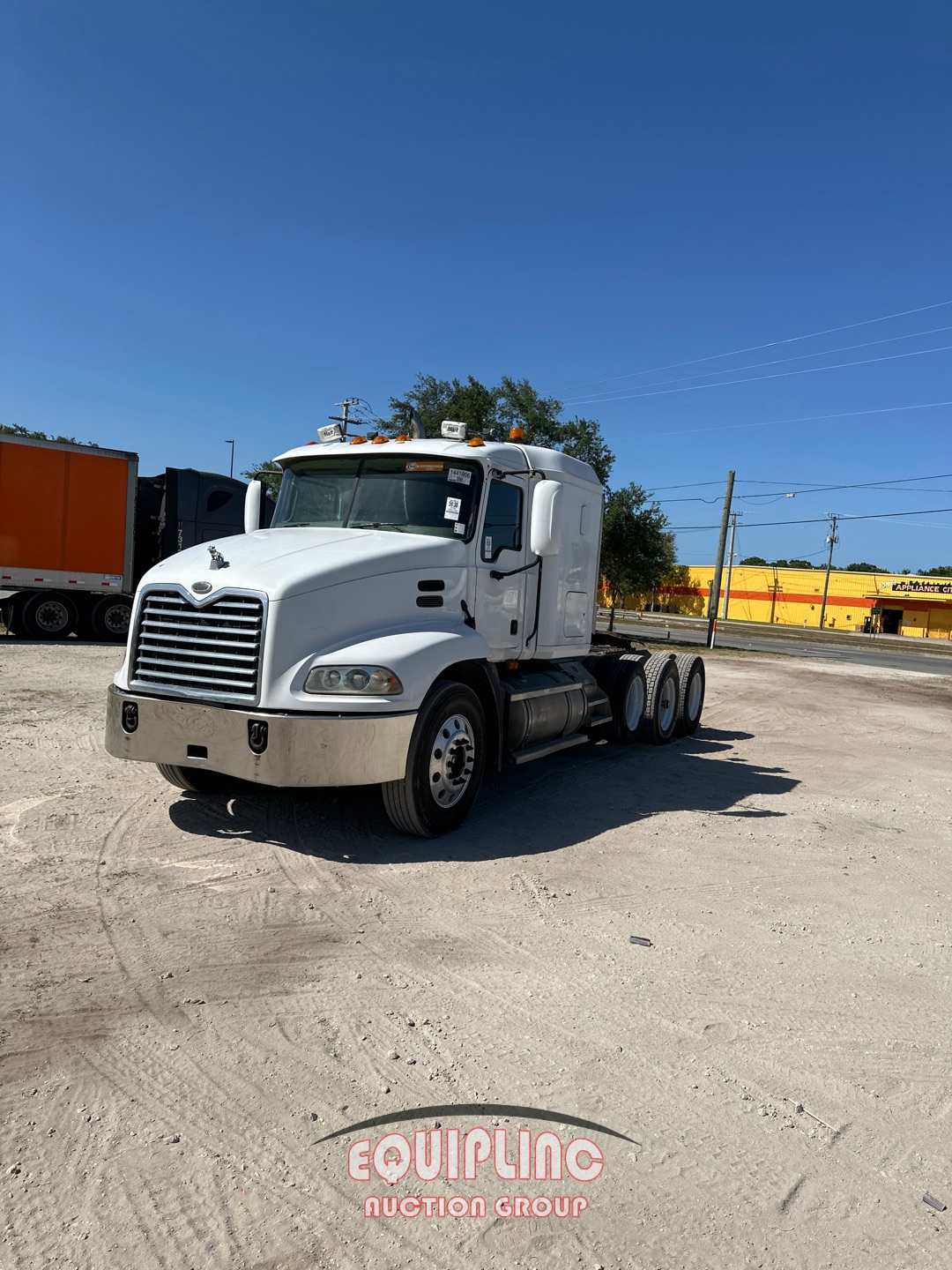 2006 MACK CL733 SLEEPER (A50046)