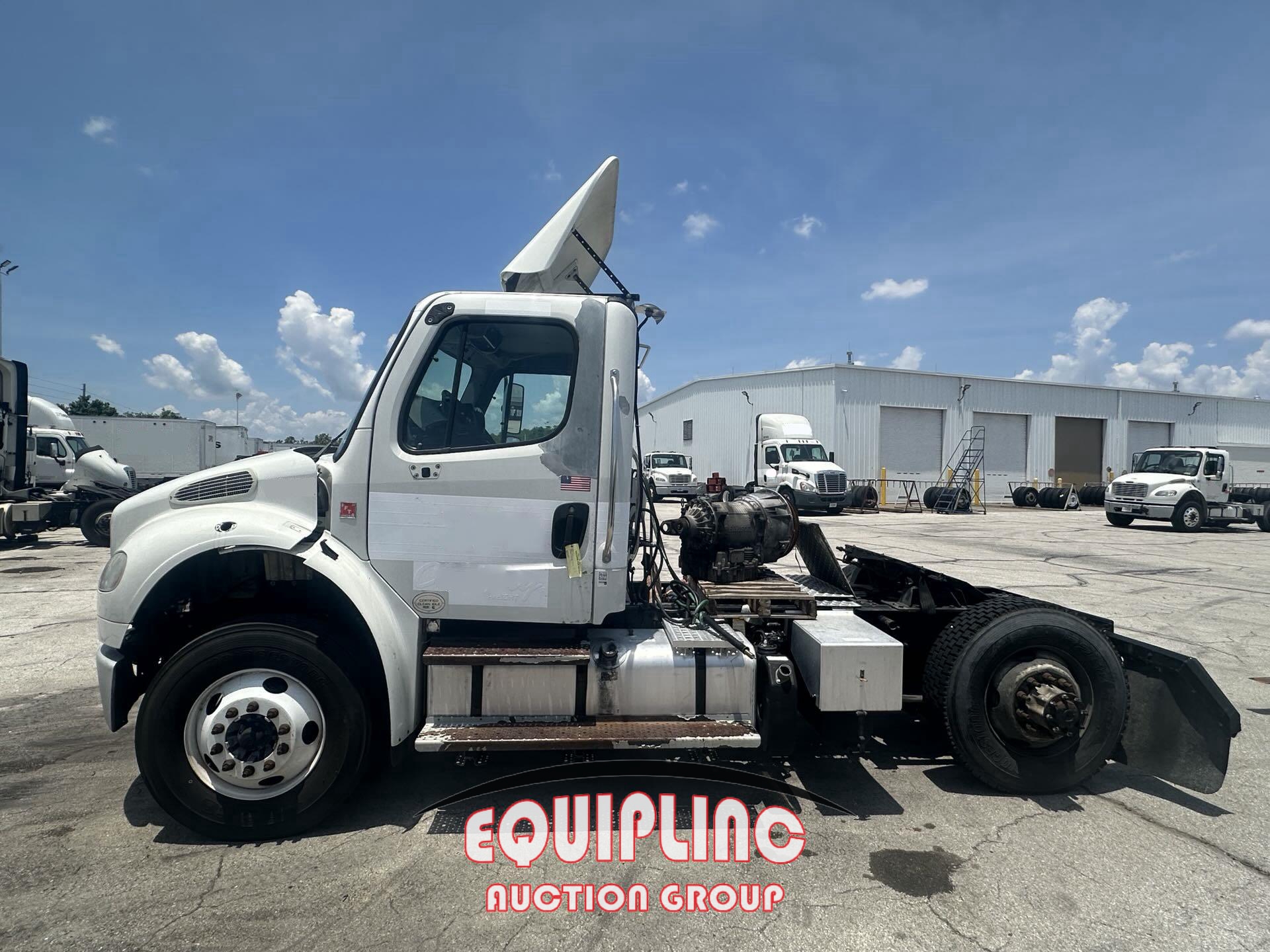 2016 FREIGHTLINER M2 DAY CAB (A50046)