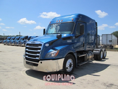 2020 FREIGHTLINER CASCADIA 126 SLEEPER TRUCK (A58018)