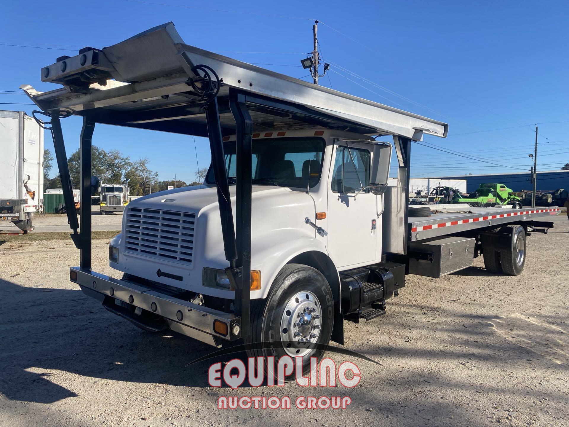 2000 INTERNATIONAL 4900 CAR HAULER (A59575)