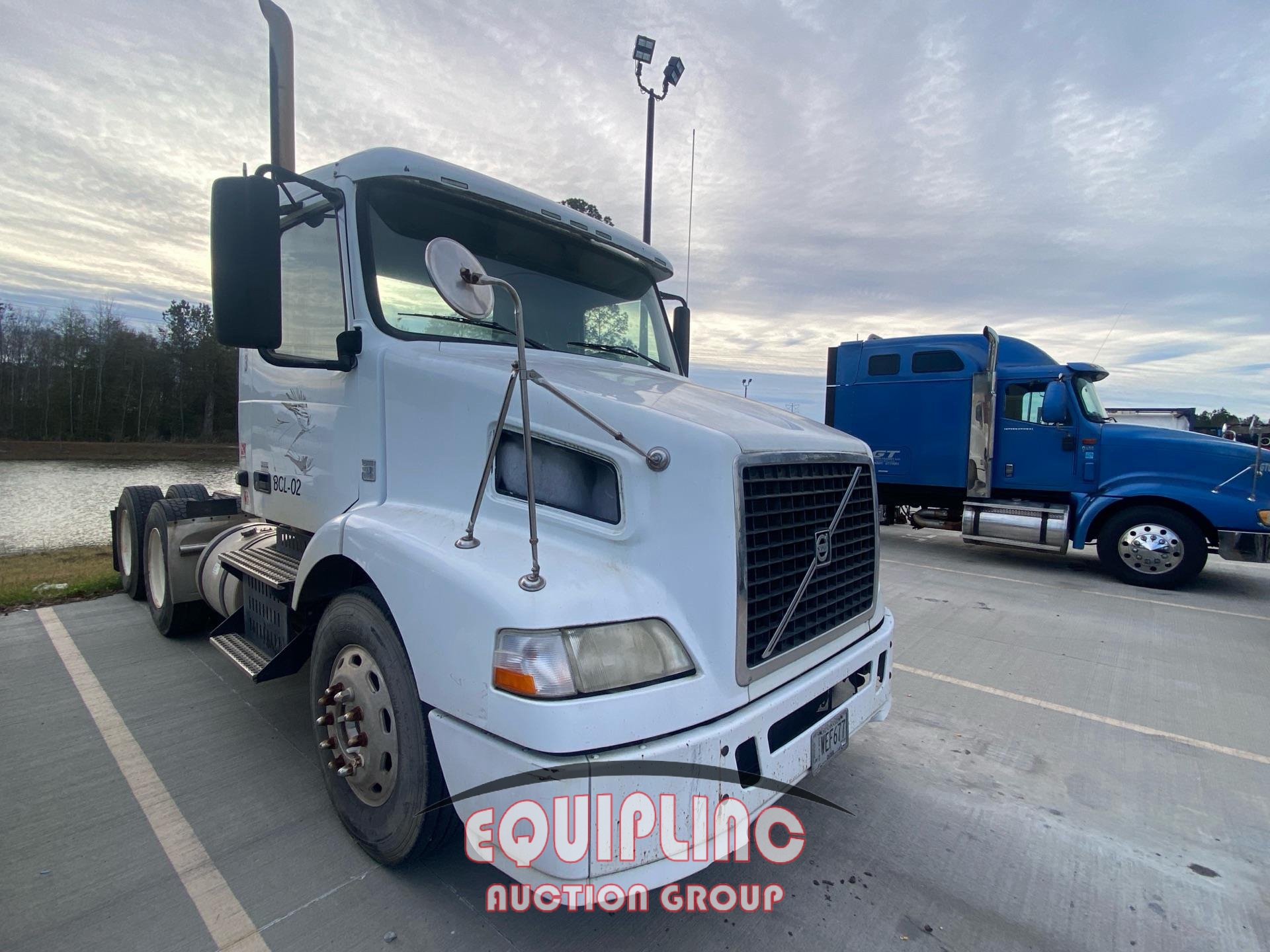 2009 VOLVO VNM DAYCAB (A59906)