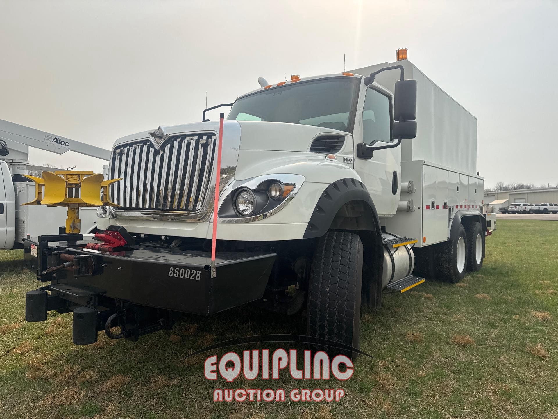 2019 INTERNATIONAL HV613 6x4 T/A SERVICE TRUCK (A67148)