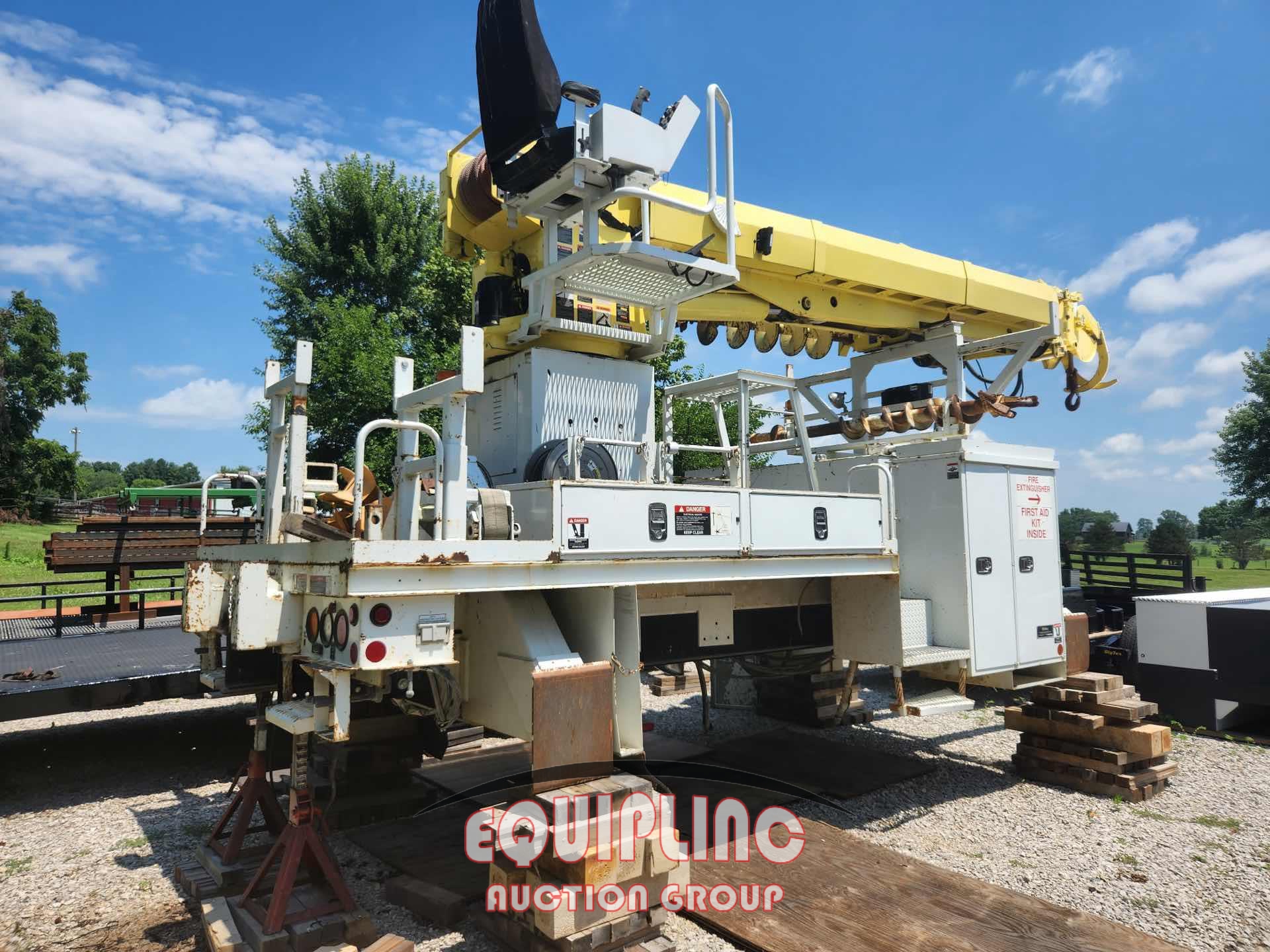 2010 ALTEC DIGGER DERRICK (A67148)