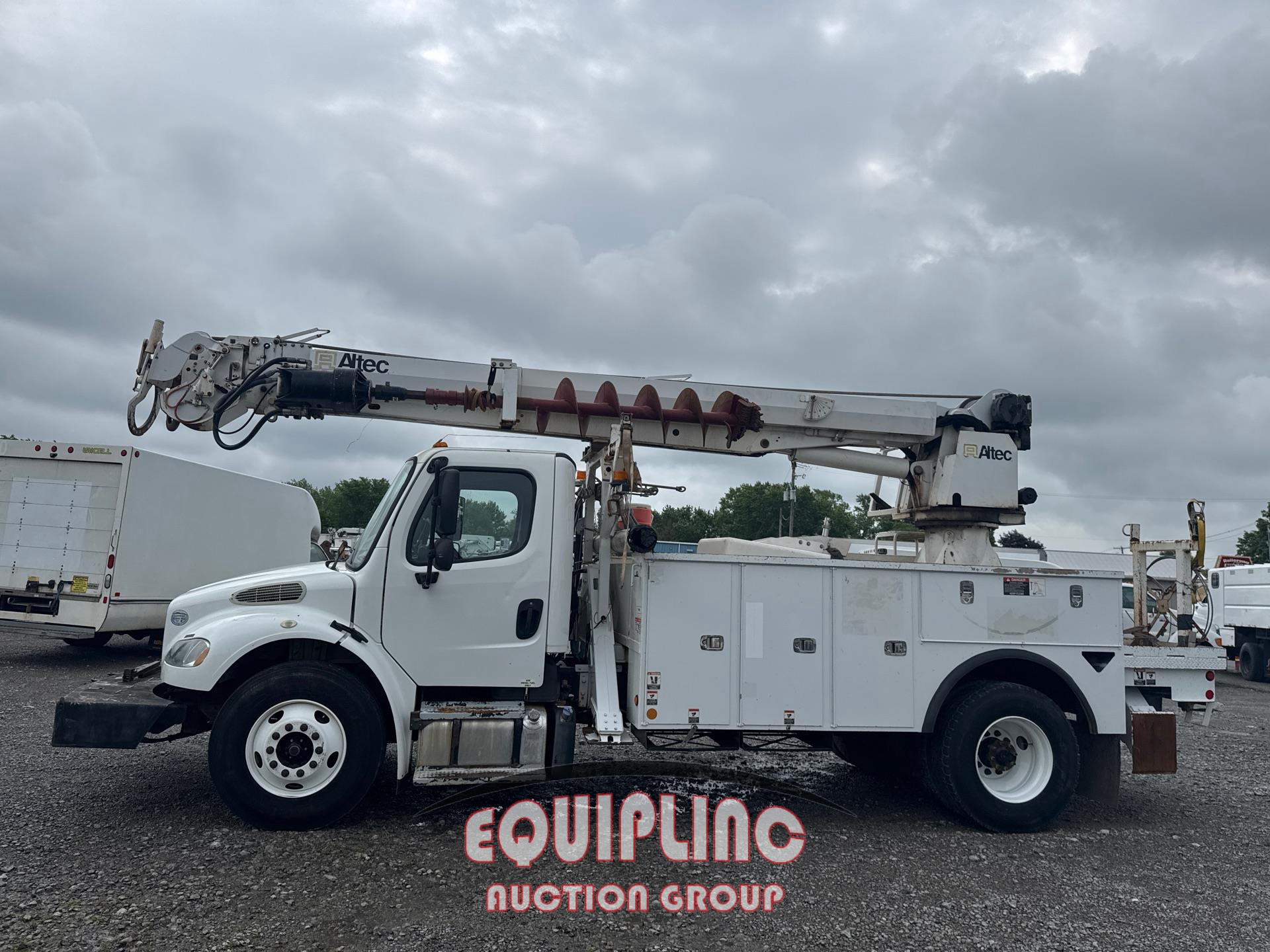 2015 FREIGHTLINER M2 ALTEC DIGGER DERRICK (A50046)