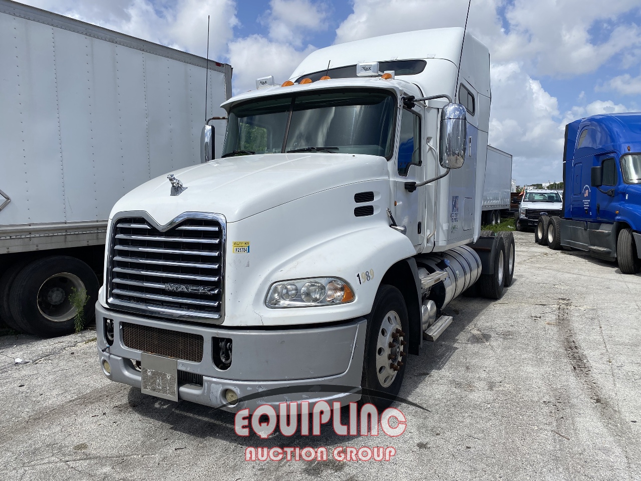 2013 MACK CXU613 SLEEPER (A50046)