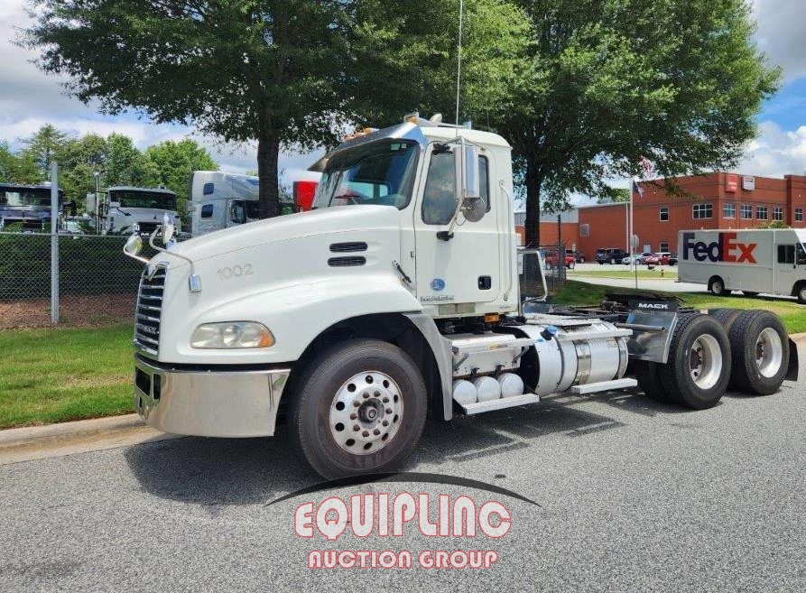 2016 MACK CXU613 DAY CAB (A51222)