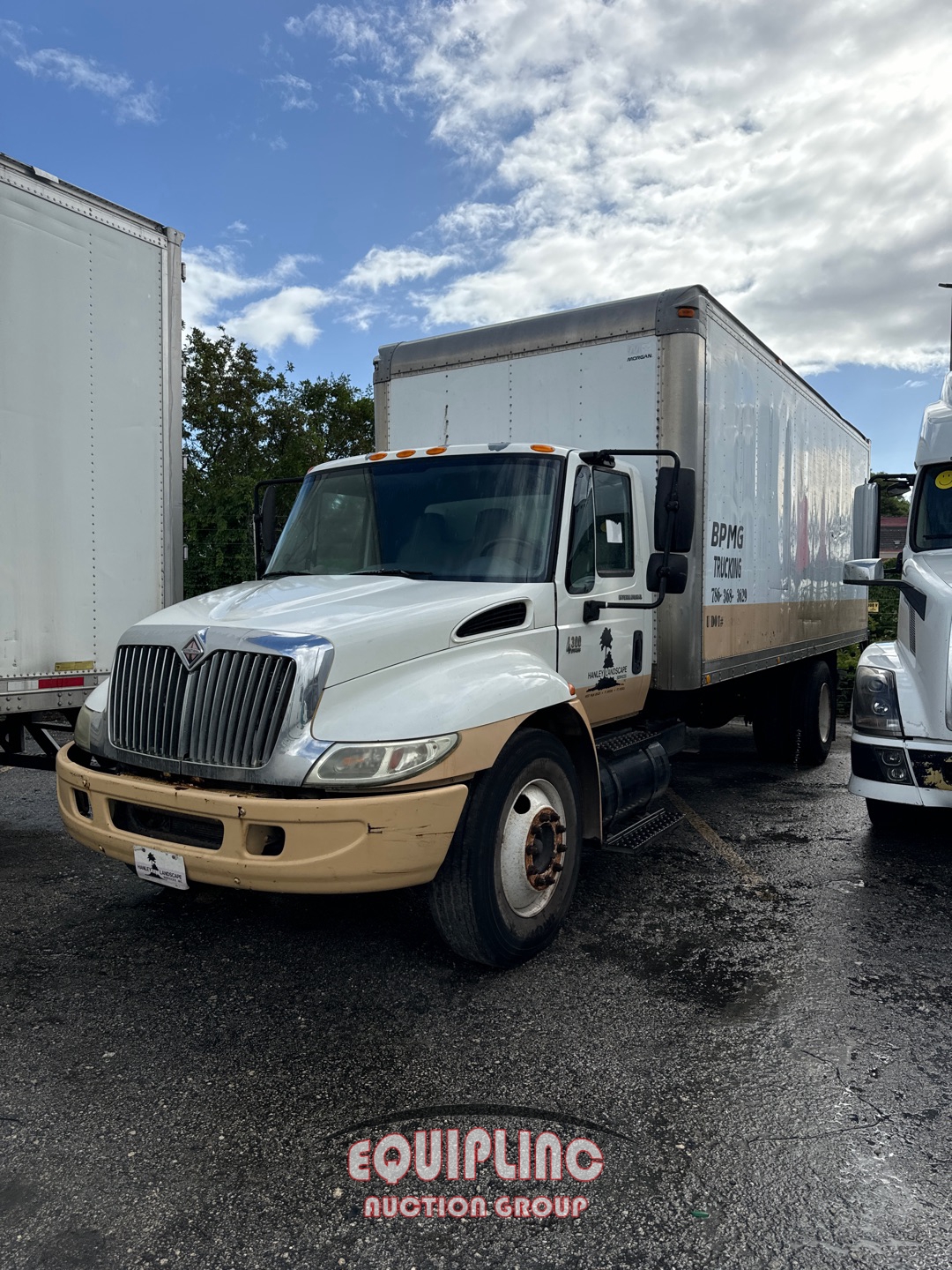 2004 INTERNATIONAL 4300 BOX TRUCK (A56129)