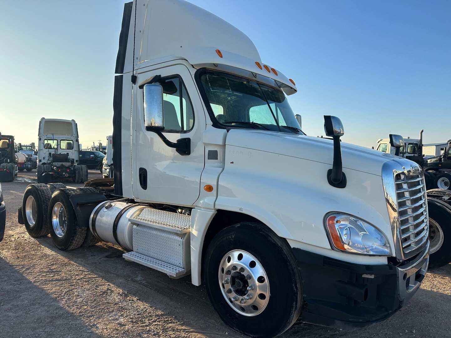 2013 FREIGHTLINER CASCADIA (A55745)