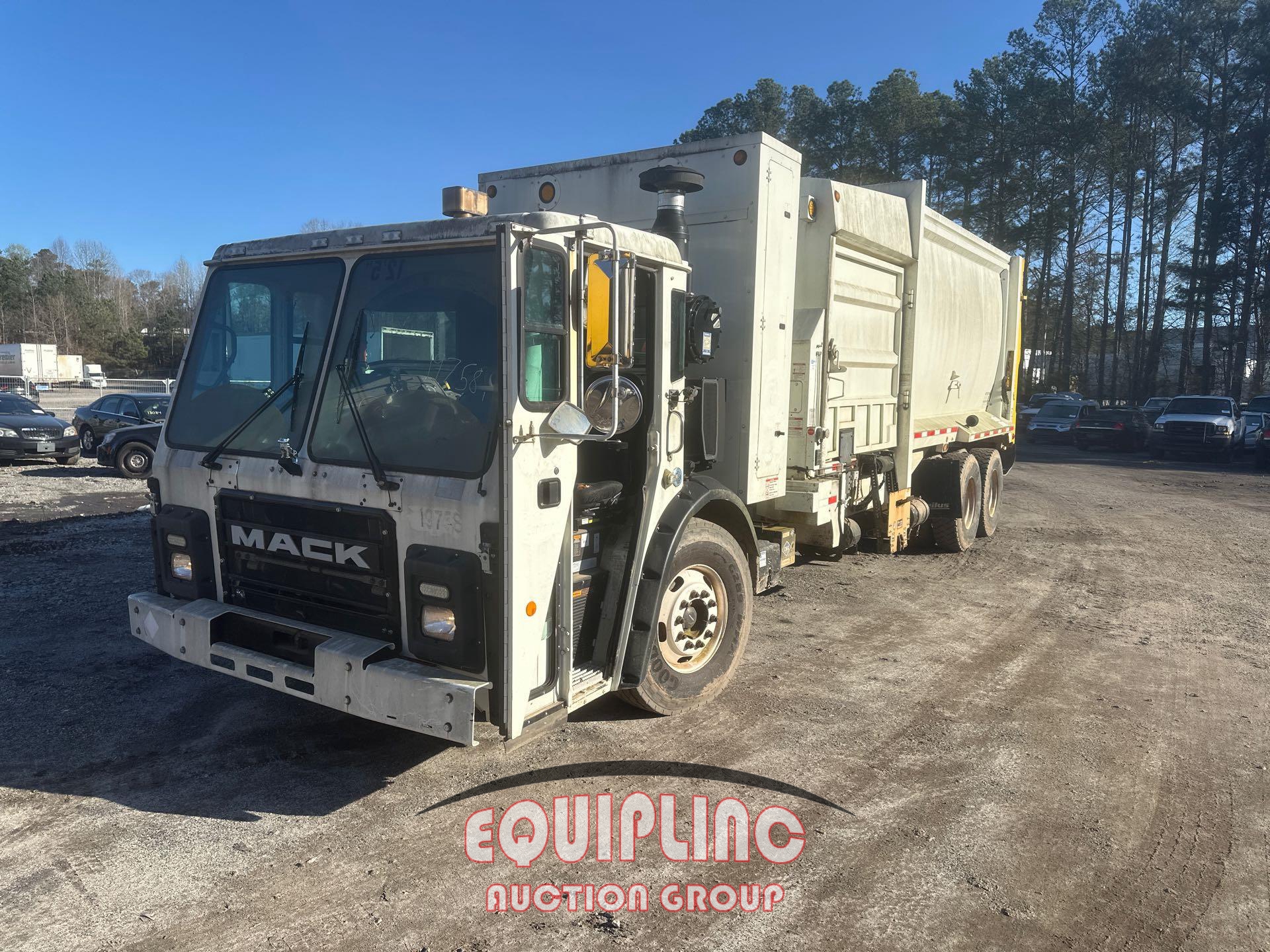 2018 MACK LR633 6X4 T/A SIDE LOAD GARBAGE TRUCK (A66091)