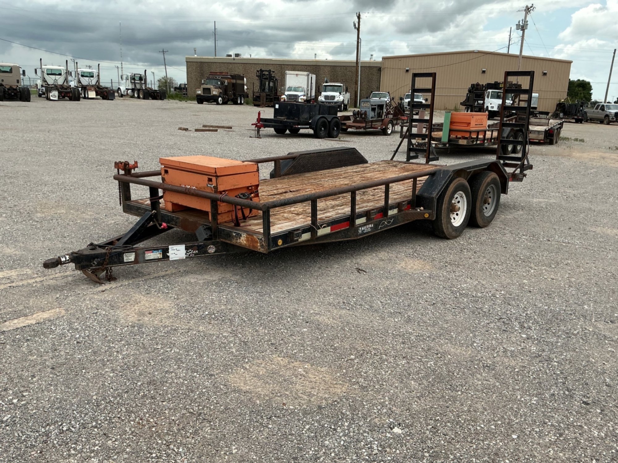 2013 LONE STAR TRAILER MFG. (A50854)