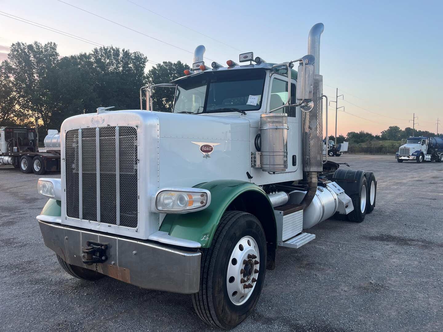 2012 PETERBILT 388 DAYCAB (A55745)