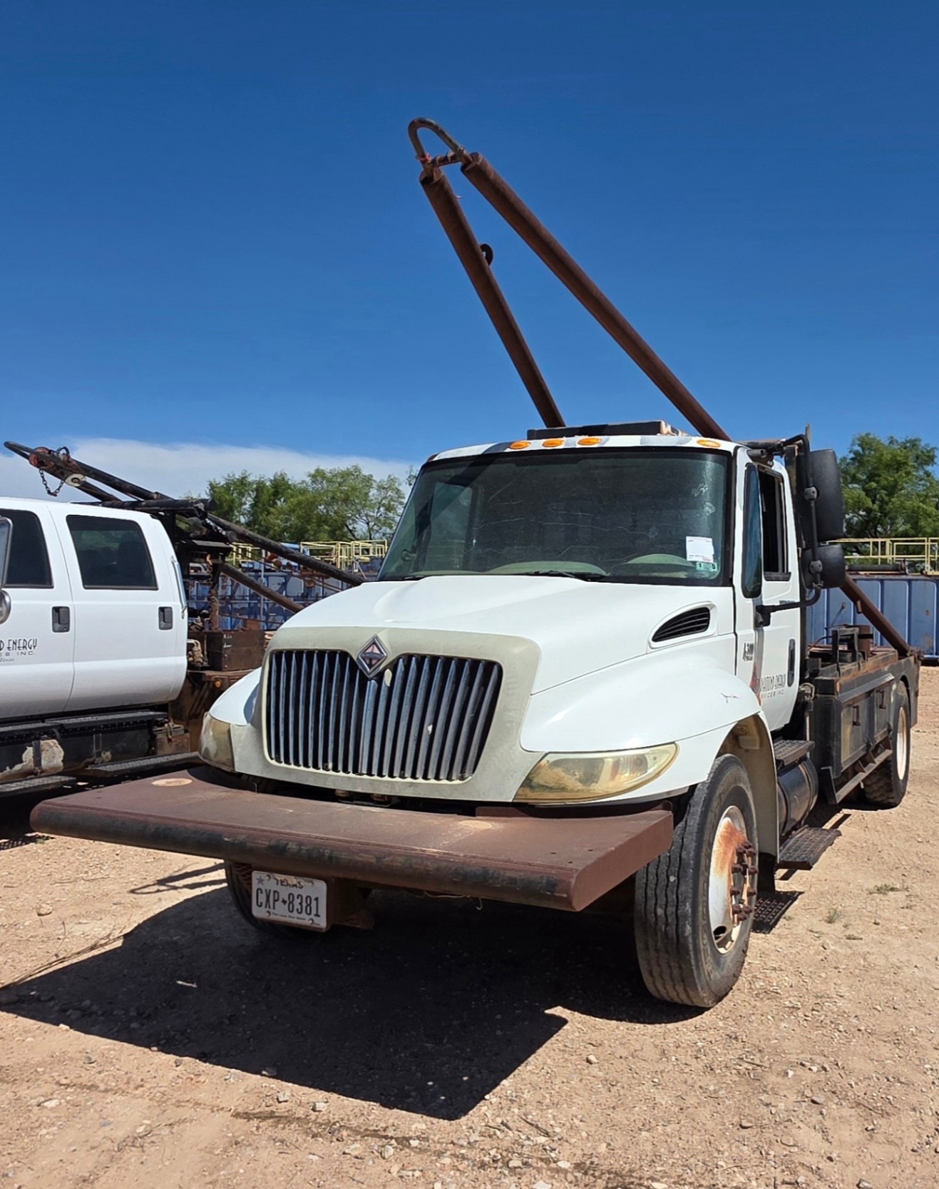 2003 INTERNATIONAL DURASTAR 4300 (INOPERABLE) (A48992)