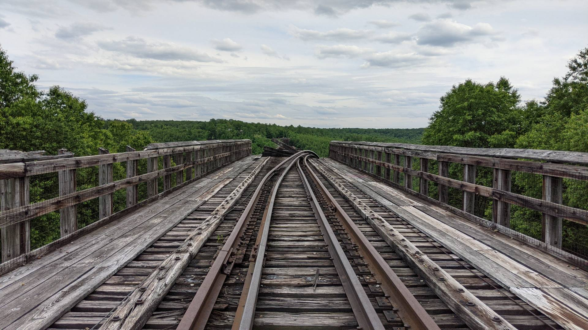 Destroyed_Side_of_the_Kinzua_Bridge.jpg