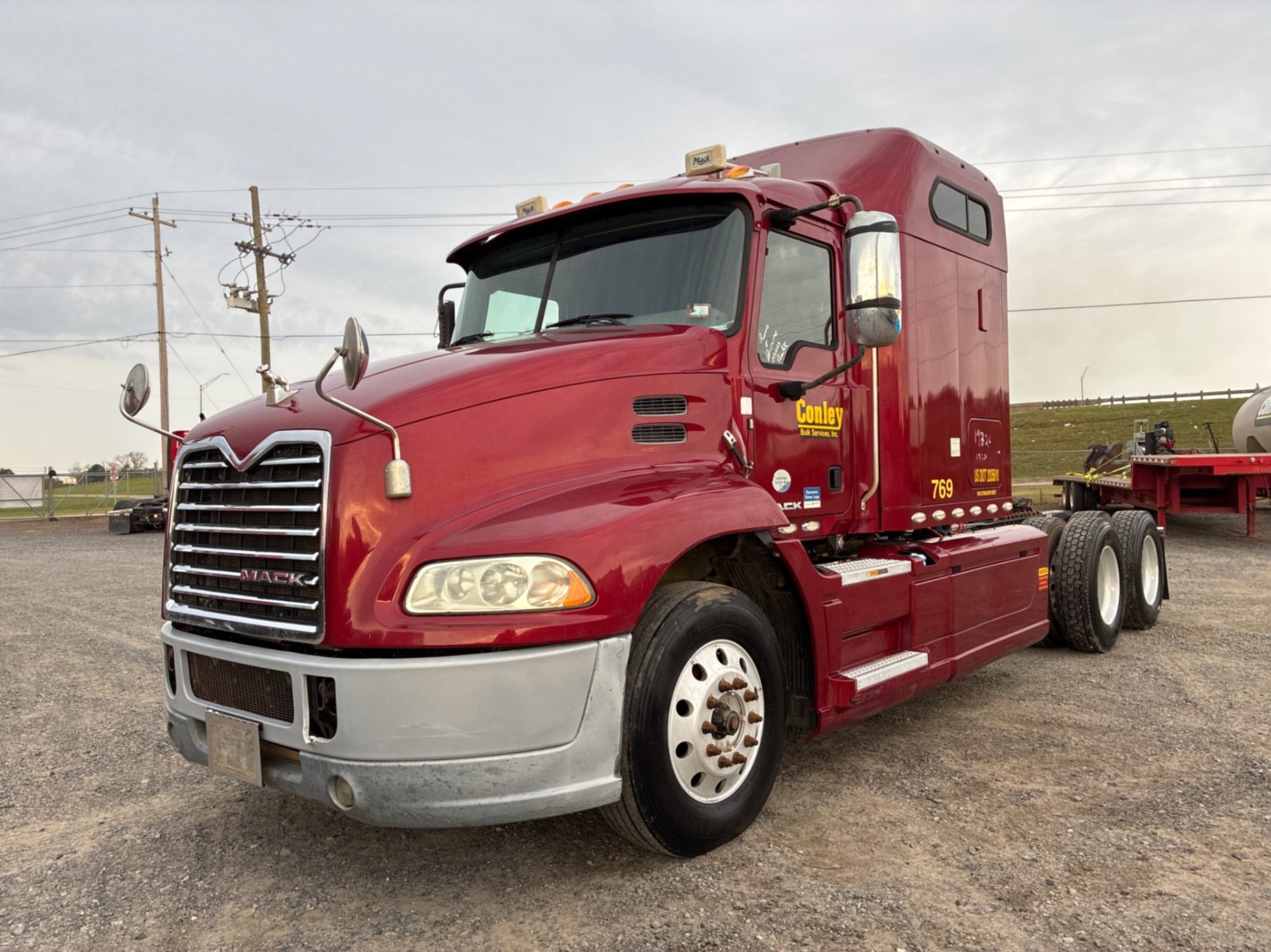 2016 MACK CXU613 MID-ROOF SLEEPER (A55745)