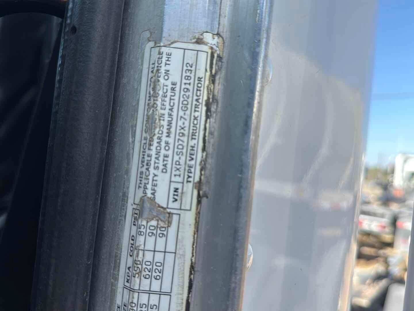 2016 PETERBILT 365 (A58214)